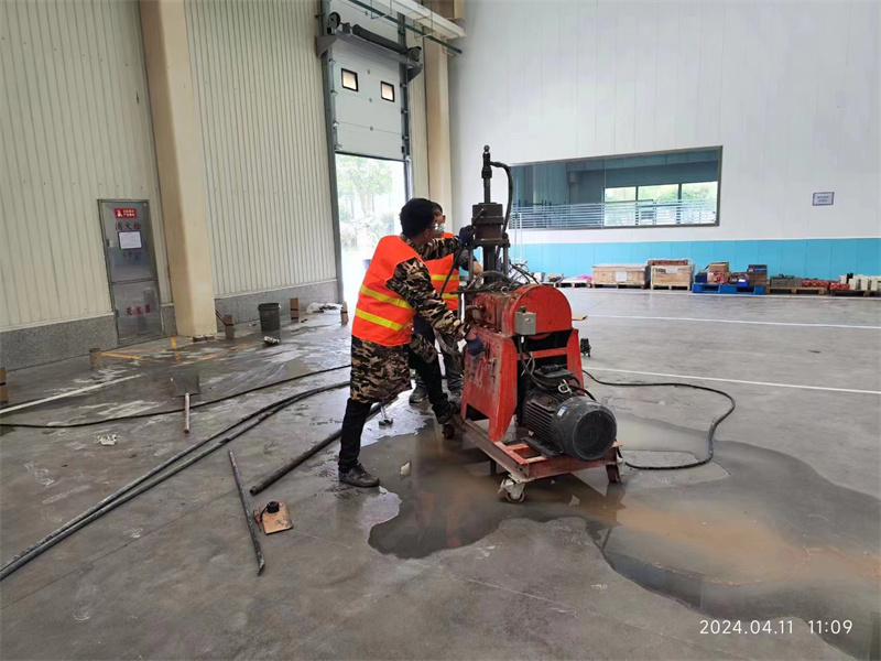 群英乡厂房地面下沉塌陷注浆加固施工